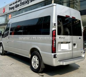 Xe Ford Transit Tiêu chuẩn 2024