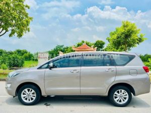 Xe Toyota Innova 2.0E 2016